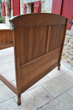 将图片加载到图库查看器,Lit Art Nouveau en noyer sculpté à thème floral, vers 1905