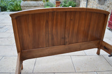 将图片加载到图库查看器,Lit Art Nouveau en noyer sculpté à thème floral, vers 1905