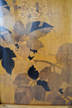 将图片加载到图库查看器,Paravent Art Nouveau à paysage floral pyrogravé, par G. Royer, vers 1910