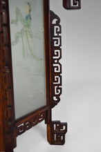 Cargar imagen en el visor de la galería, Grande lanterne asiatique en bois sculpté de dragons et panneaux de verre peints