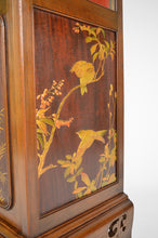 将图片加载到图库查看器,Vitrine japonisante à panneaux marquetés, attribuée à Perret et Vibert, circa 1880