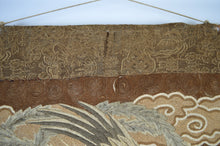 将图片加载到图库查看器,Grande tapisserie Meiji en soie brodée, Japon, vers 1890