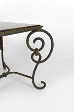 将图片加载到图库查看器,Table basse en fer forgé patiné et marbre noir, circa 1940