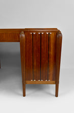 将图片加载到图库查看器,Important Bureau Art Déco en palissandre, nacre et ébène, France, circa 1920