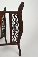 将图片加载到图库查看器,Table basse indochinoise sculptée de dragons et plateau décoré, vers 1890