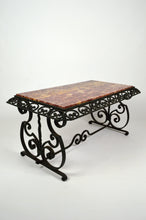 将图片加载到图库查看器,Table basse en fer forgé et plateau en marbre, circa 1940