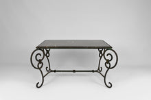 将图片加载到图库查看器,Table basse en fer forgé patiné et marbre noir, circa 1940