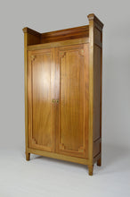 将图片加载到图库查看器,Armoire Art Nouveau marquetée en acajou, vers 1910