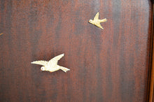 将图片加载到图库查看器,Vitrine japonisante à panneaux marquetés, attribuée à Perret et Vibert, circa 1880