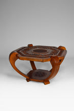 将图片加载到图库查看器,Table basse sculptée Art Déco Colonial vers 1930