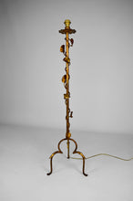 将图片加载到图库查看器,Lampadaire pique-cierge en fer forgé doré, France, circa 1940