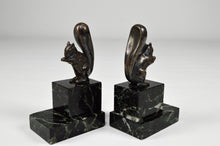 将图片加载到图库查看器,Serres livres écureuils Art Deco en bronze argenté, par Marcel Guillemard