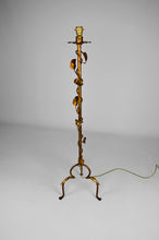 将图片加载到图库查看器,Lampadaire pique-cierge en fer forgé doré, France, circa 1940