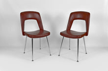 将图片加载到图库查看器,Paire de Chaises "Conférence" en chrome et skaï, circa 1960