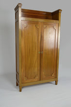 将图片加载到图库查看器,Armoire Art Nouveau marquetée en acajou, vers 1910