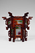 将图片加载到图库查看器,Petite lanterne asiatique en bois sculpté de dragons et panneaux de verre peints