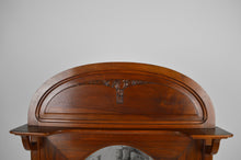 将图片加载到图库查看器,Miroir trumeau Art Nouveau en noyer sculpté, vers 1910