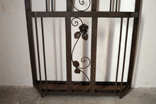将图片加载到图库查看器,Vestiaire Art Deco aux roses en fer forgé