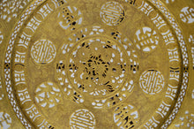 将图片加载到图库查看器,Table basse indochinoise sculptée de dragons et plateau décoré, vers 1890