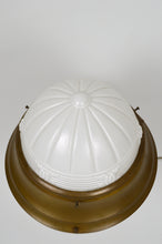 将图片加载到图库查看器,Lampe Art Déco en laiton patiné et verre moulé