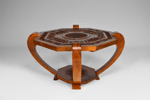 将图片加载到图库查看器,Table basse sculptée Art Déco Colonial vers 1930