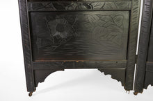 将图片加载到图库查看器,Paravent Shibayama sculpté et marqueté, Japon, ère Meiji, vers 1890