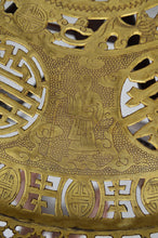 将图片加载到图库查看器,Table basse indochinoise sculptée de dragons et plateau décoré, vers 1890