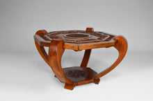 将图片加载到图库查看器,Table basse sculptée Art Déco Colonial vers 1930