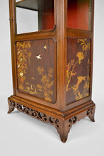 将图片加载到图库查看器,Vitrine japonisante à panneaux marquetés, attribuée à Perret et Vibert, circa 1880