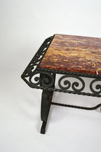 将图片加载到图库查看器,Table basse en fer forgé et plateau en marbre, circa 1940