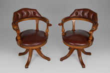 将图片加载到图库查看器,Paire de fauteuils Chesterfield pivotants en cuir