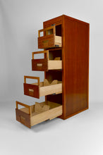 将图片加载到图库查看器,Meuble de notaire à tiroirs par G. M. Radia, circa 1920