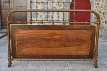 将图片加载到图库查看器,Paire de lits jumeaux Art Nouveau en fer forgé et bois, vers 1910