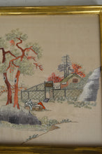 将图片加载到图库查看器,Broderie asiatique encadrée sous verre, première moitié du XXe