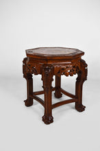 将图片加载到图库查看器,Sellette Asiatique sculptée de Démons et Baies, vers 1890