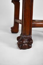 将图片加载到图库查看器,Sellette Asiatique sculptée de Démons et Baies, vers 1890