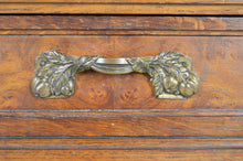 将图片加载到图库查看器,Buffet Art Nouveau en chêne et loupe d'orme, modèle aux coings