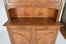 将图片加载到图库查看器,Buffet Art Nouveau en chêne et loupe d'orme, modèle aux coings