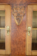 将图片加载到图库查看器,Buffet Art Nouveau en chêne et loupe, modèle au platane