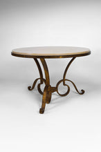 将图片加载到图库查看器,Table basse en marbre et fer forgé doré par Raymond Subes, vers 1935