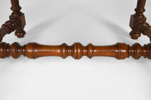 将图片加载到图库查看器,Fauteuil Louis XIII en cuir et noyer sculpté