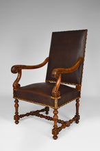 将图片加载到图库查看器,Fauteuil Louis XIII en cuir et noyer sculpté