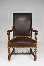 将图片加载到图库查看器,Fauteuil Louis XIII en cuir et noyer sculpté