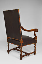将图片加载到图库查看器,Fauteuil Louis XIII en cuir et noyer sculpté