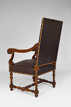 将图片加载到图库查看器,Fauteuil Louis XIII en cuir et noyer sculpté