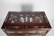 将图片加载到图库查看器,Importante Salle à Manger Asiatique en bois marqueté de nacre, milieu XXe