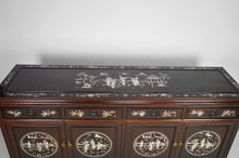 将图片加载到图库查看器,Enfilade en bois marqueté de Nacre, Asie, milieu XXe