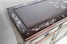 将图片加载到图库查看器,Enfilade en bois marqueté de Nacre, Asie, milieu XXe