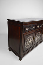将图片加载到图库查看器,Enfilade en bois marqueté de Nacre, Asie, milieu XXe
