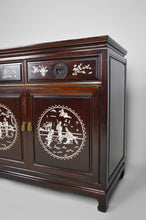 将图片加载到图库查看器,Enfilade en bois marqueté de Nacre, Asie, milieu XXe